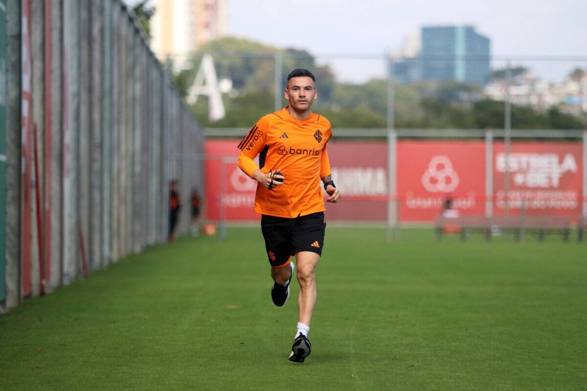 El gran paso que dio Charles Aránguiz para volver a las canchas.