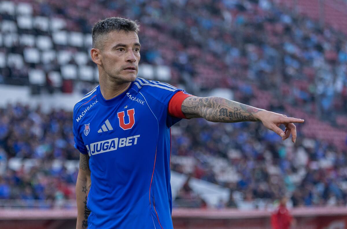 Gustavo Álvarez eligió al sucesor de Charles Aránguiz en la U