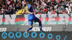 Infalible: el golazo de penal de Charles Aránguiz que puso en ventaja a la U