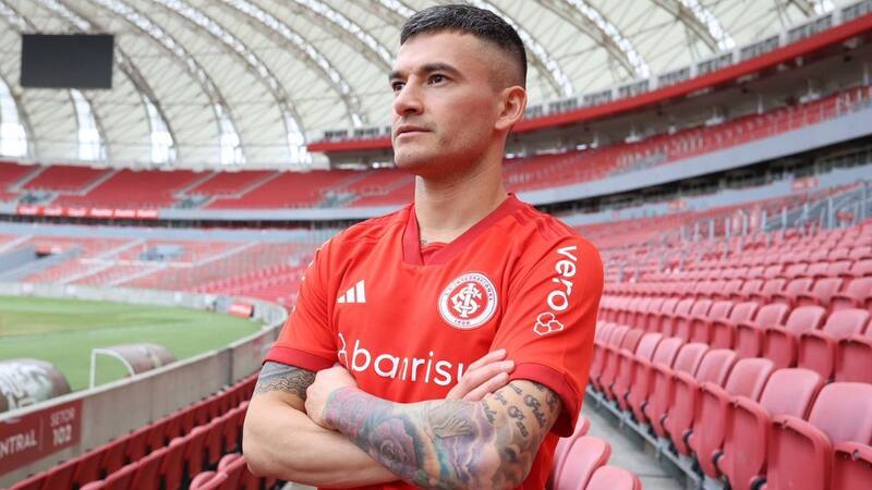 Charles Aránguiz tiene fecha de regreso.
