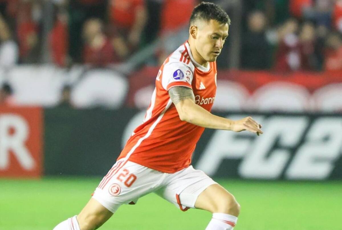 Charles Aránguiz seguirá en Internacional de Porto Alegre.