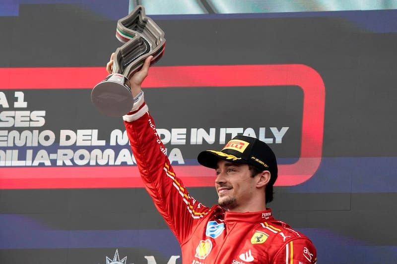 El piloto consiguió el tercer lugar con Ferrari en Italia. (Foto: EFE)
