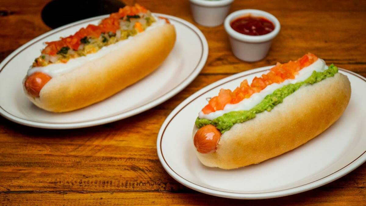 El completo es una de las siete mejores comidas típicas de Chile según Chat GPT