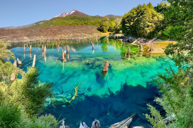 selecciona la Laguna Arcoíris como uno de los lugares más bellos y desconocidos de Chile.