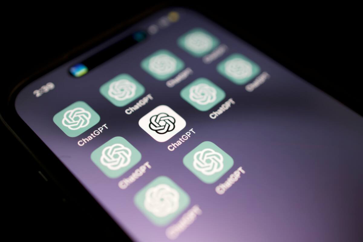 La app para celulares permite tener conversaciones de voz con la inteligencia artificial.