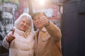 Estas son las comunas de Chile más aptas para que vivan personas de la tercera edad, según la IA