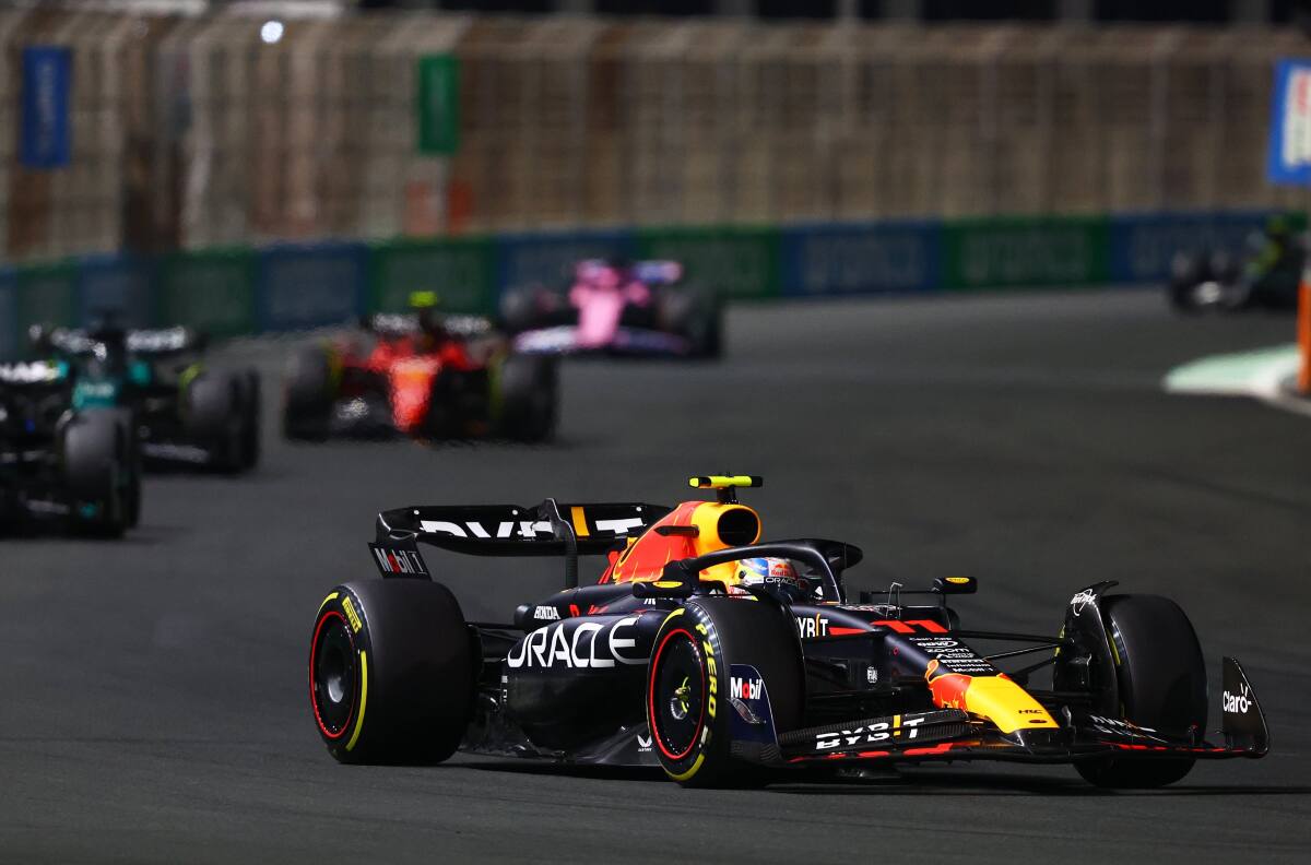 VIDEO | Así fue el momento de la victoria de Checo Pérez en el Gran Premio de Arabia Saudita