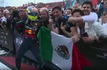 VIDEO | Así celebró Checo Pérez su triunfo en el Gran Premio de Azerbaiyán