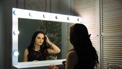 Estudio revela las cualidades que definen la belleza en Chile: La personalidad es una de las que más destaca