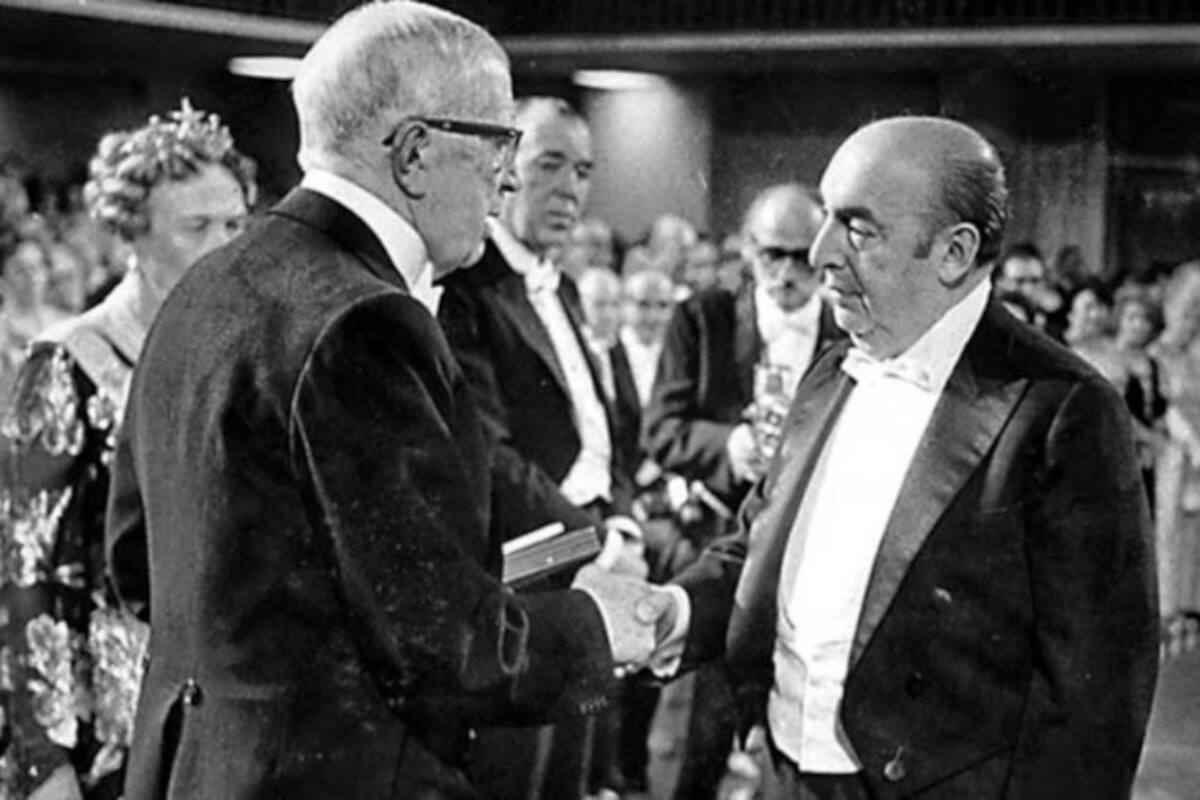 Neruda es el segundo poeta nacional en recibir el Nobel de Literatura, después de Gabriela Mistral.