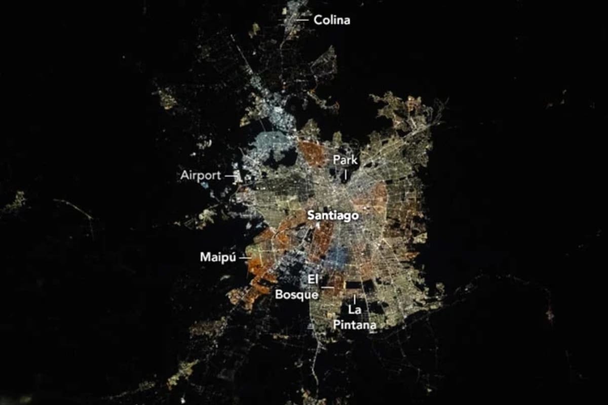 Revelan captura de la capital observada desde el espacio.