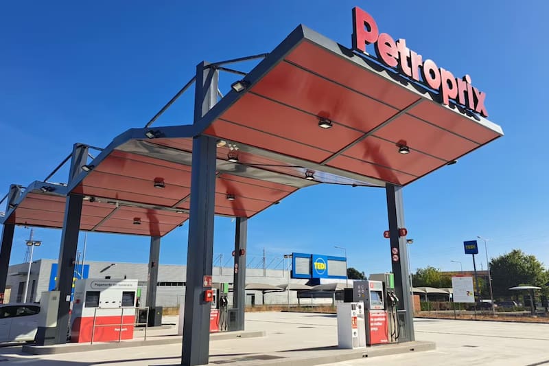 Llega al país nueva bencinera low cost española.