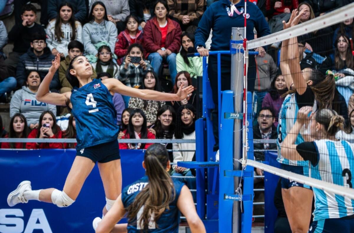 La Selección Chilena de voleibol no pudo ante Argentina: derrota en su estreno en Copa América