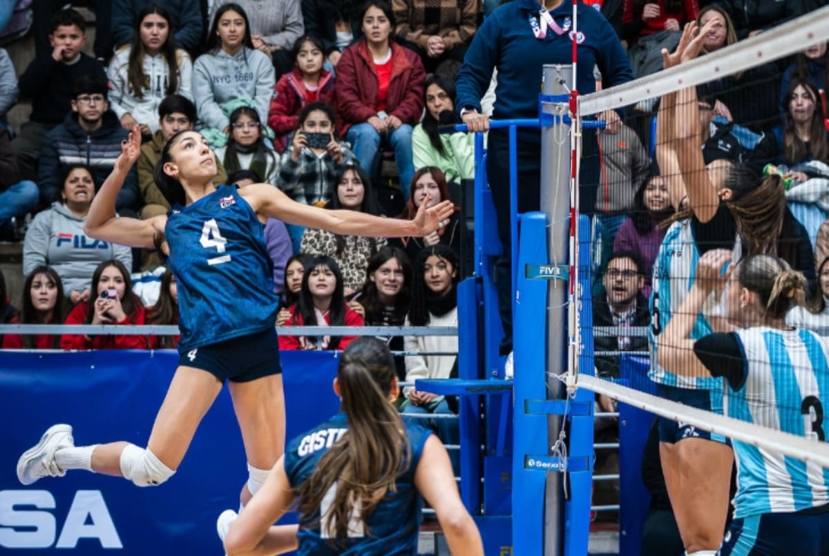 cayó ante Argentina en la Copa América de Voleibol.
