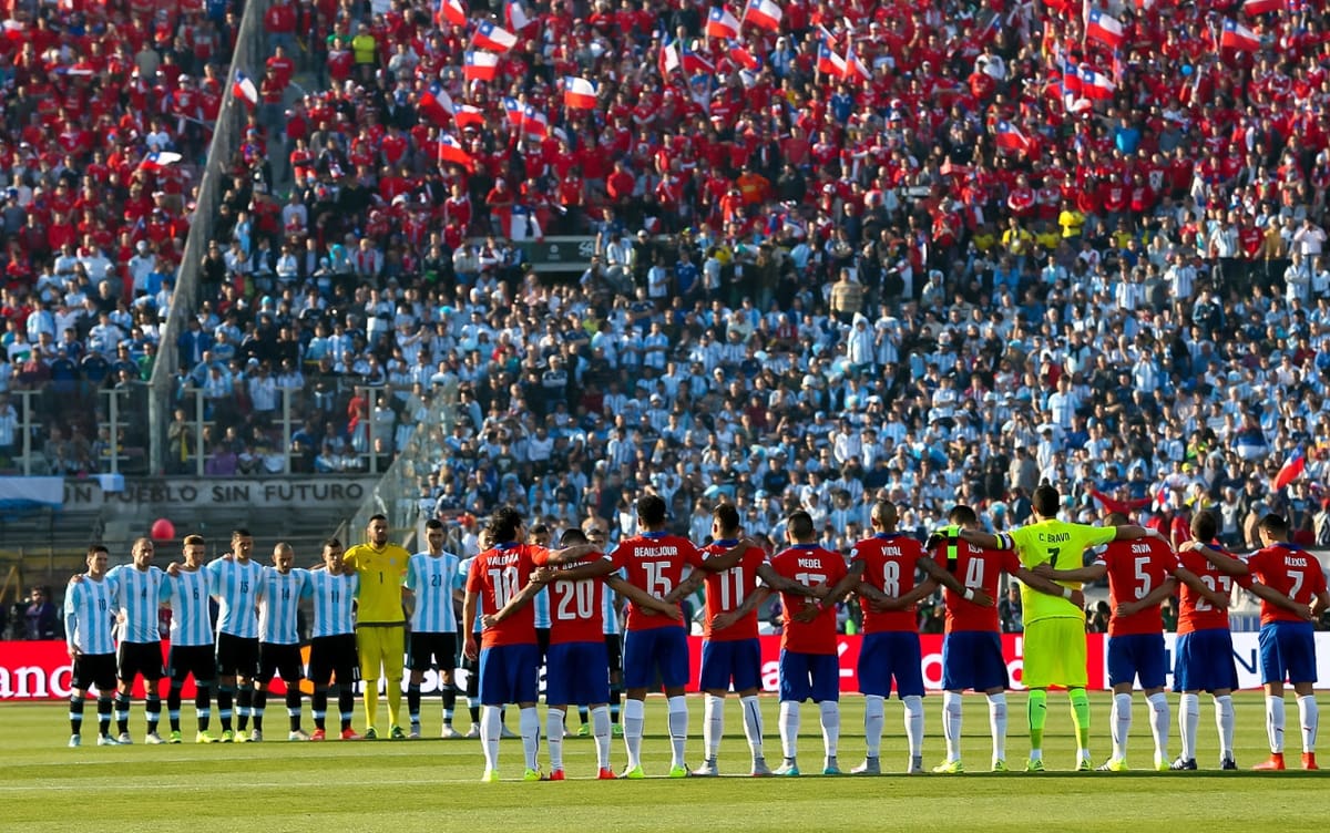 ¿Locales? La polémica medida que tomó la ANFP con los hinchas argentinos para el duelo ante Chile.