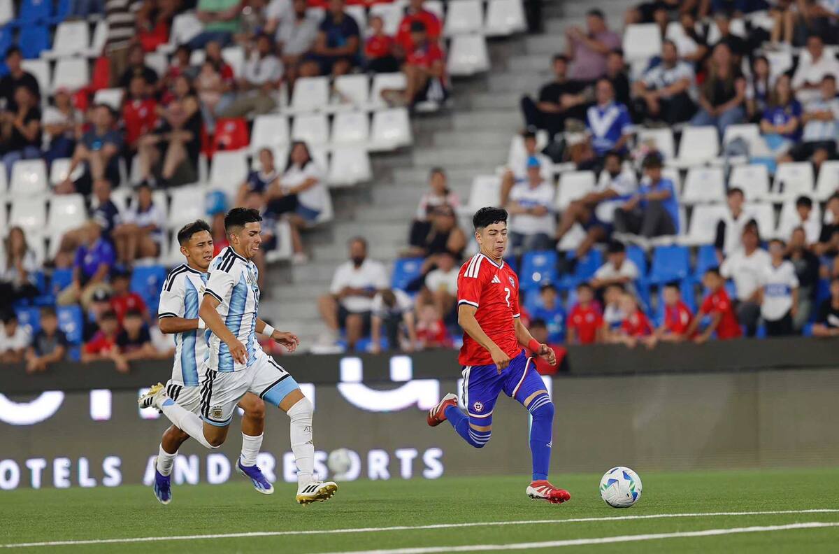 ¿Dónde ver Chile Sub 16 vs. Argentina? Quién transmite la final de la Copa UC en el Claro Arena
