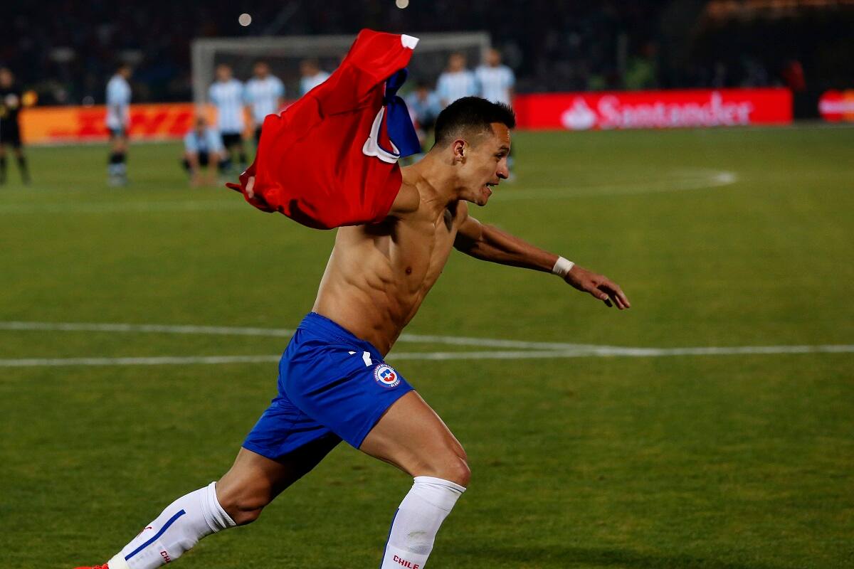 Futbol, Chile v Argentina.
Copa America 2015.
El jugador de Chile Alexis Sanchez celebra luego de convertir el gol del triunfo contra Argentina durante el partido por la final de la Copa America 2015 en el estadio Nacional en Santiago, Chile.
04/07/2015
Martin Thomas/Photosport********
Football , Chile v Argentina.
Copa America 2015 .
Chile's player Alexis Sanchez celebrates scoring against Argentina during the finals of the Copa America 2015 football match held at the Nacional stadium in Santiago, Chile.
04/07/2015
Martin Thomas/Photosport