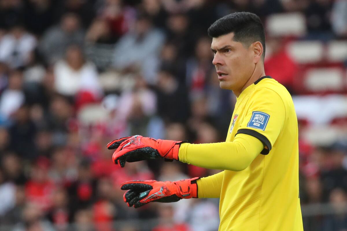 El jugador de Bolivia, Carlos Lampe.