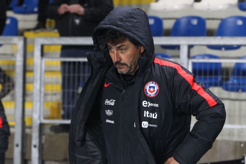 Futbol, Chile vs Costa Rica, amistoso de futbol femenino.
El entrenador de Chile Jose Letelier da instrucciones a sus jugadoras durante el partido amistoso contra Costa Rica disputado en el estadio Bicentenario El Teniente.
09/06/2018
Jorge Loyola/Photosport
Football, Chile vs Costa Rica friendly women's soccer
Chile's manager Jose Letelier instructs his players during a friendly match played at the El Teniente stadium in Rancagua, Chile.
09/06/2018
Jorge Loyola/Photosport