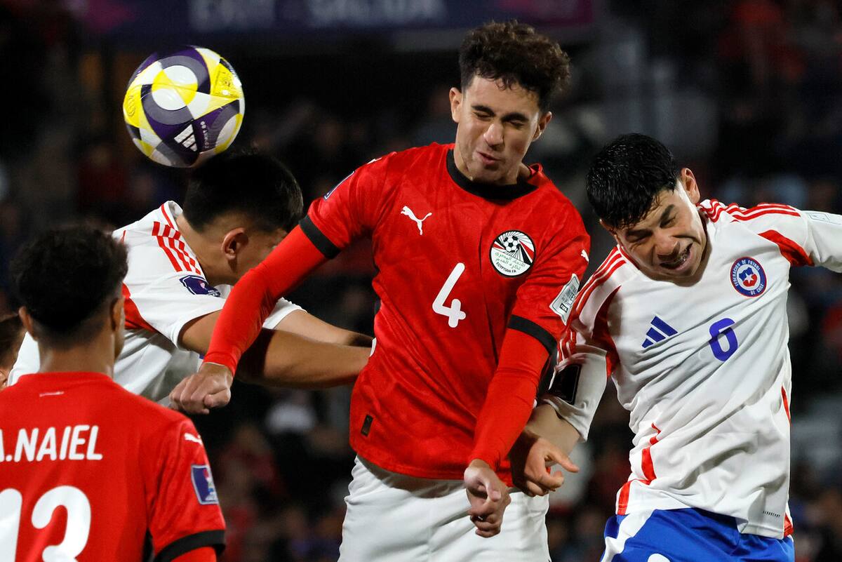 Se siguió jugando en los camarines. Foto: Photosport