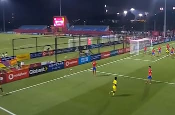 VIDEO | Balde de agua fría: el agónico gol de Uganda que selló la igualdad de Chile en el Mundial Sub 17