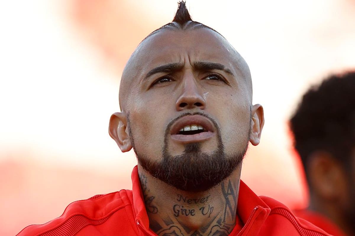 Futbol, Chile vs Venezuela
Eliminatorias al mundial de Rusia 2018
El jugador de la seleccion chilena Arturo Vidal se forma antes del partido de las clasificatorias al mundial de Rusia 2018 contra Venezuela disputado en el estadio Monumental de Santiago, Chile.
28/03/2017
Andres Pina/Photosport
*************
Football, Chile vs Venezuela
Chile's player Arturo Vidal lines up before the 2018 Russia World Cup qualification match against Venezuela at the Monumental stadium in Santiago, Chile.
28/03/2017
Andres Pina/Photosport