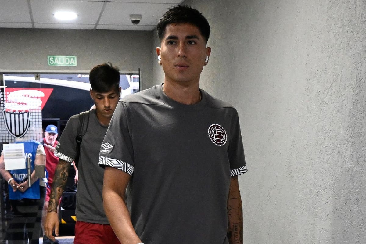 Matías Sepúlveda durante su primer partido en Lanús. Foto: Lanús en Instagram.