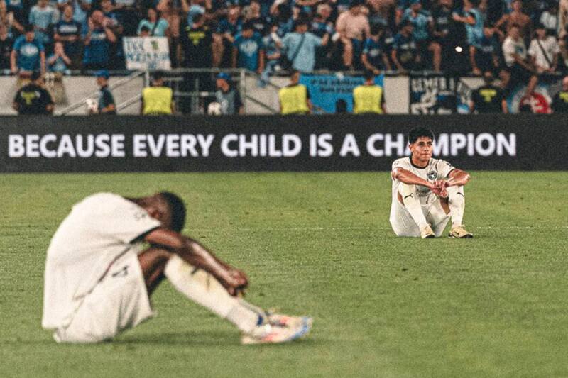 Darío Osorio fue eliminado de la Champions League.