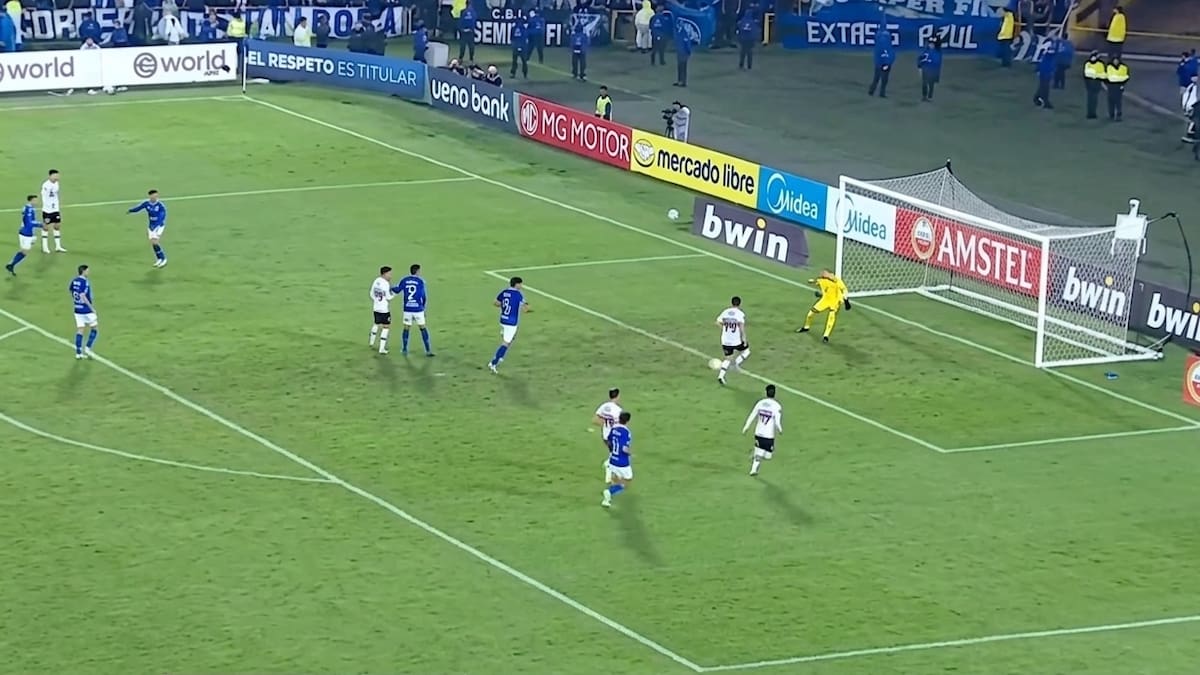 VIDEO| Gonzalo Tapia tuvo en sus pies el gol del triunfo de Sao Paulo: la definición da que hablar en Brasil