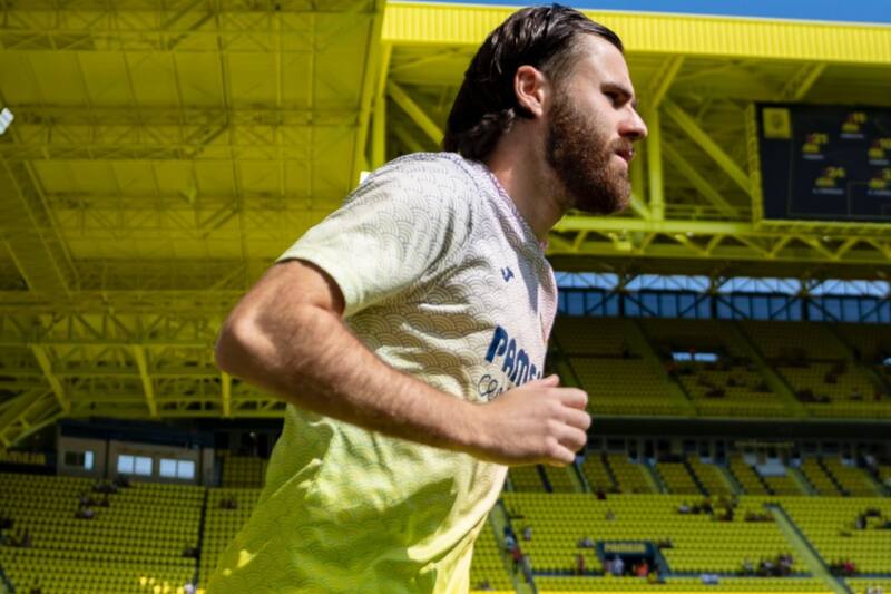 Ben Brereton con la camiseta del Villarreal.