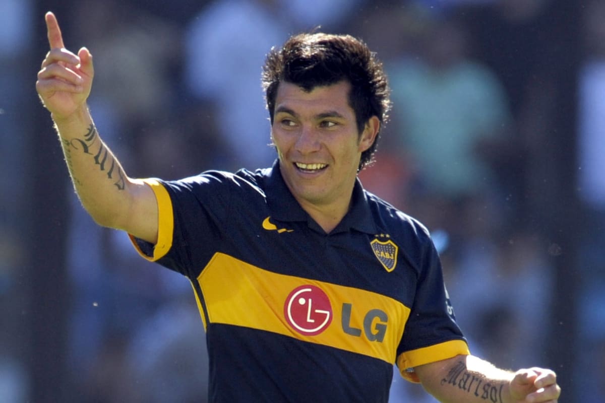 Gary Medel volverá a Boca Juniors, donde jugó en 2009 y 2010.
