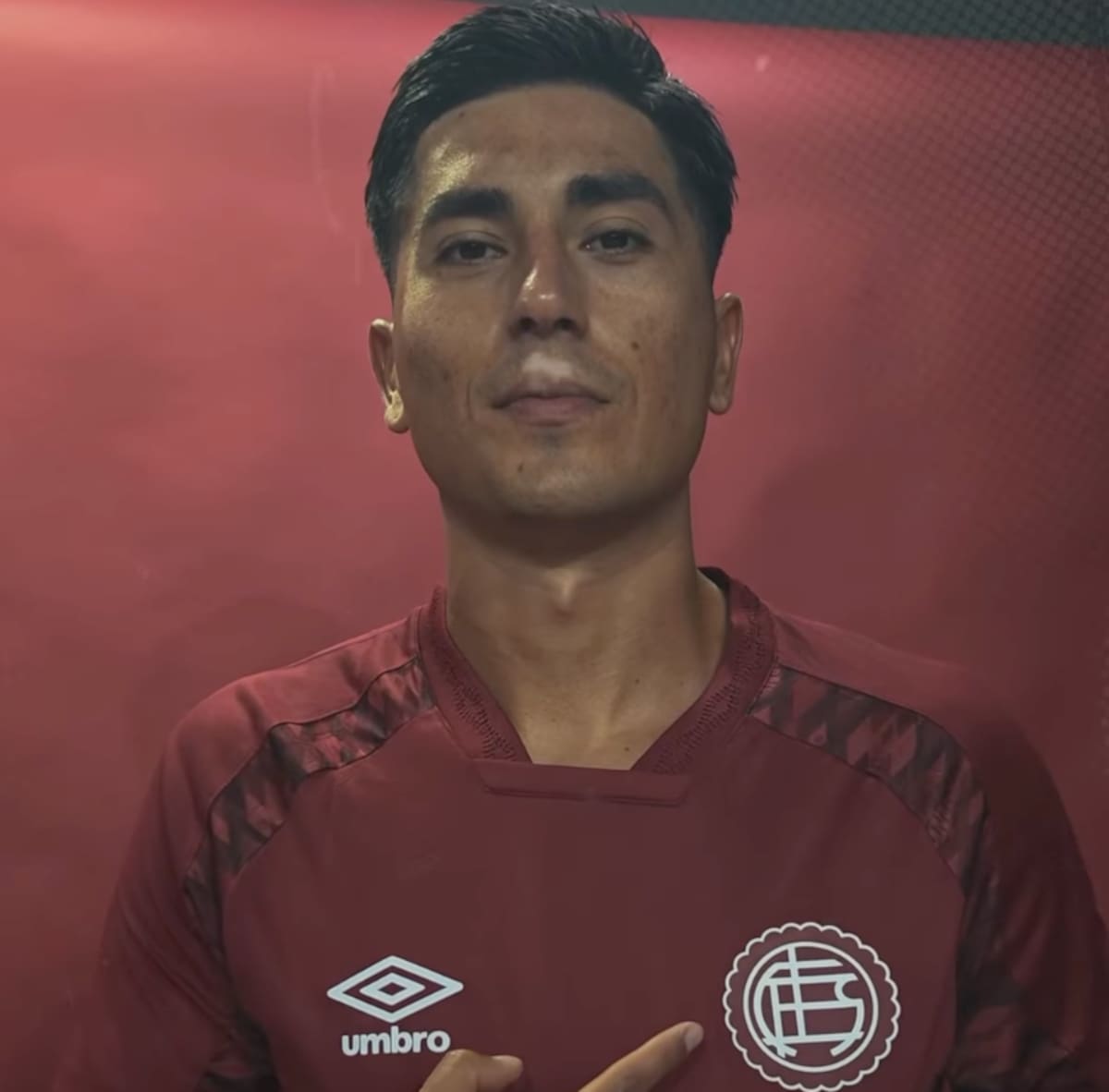 Matías Sepúlveda durante su primer partido en Lanús. Foto: Lanús en Instagram.