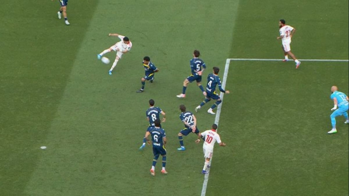VIDEO | Alexis Sánchez se convertía nuevamente en héroe del Sevilla hasta que apareció el VAR
