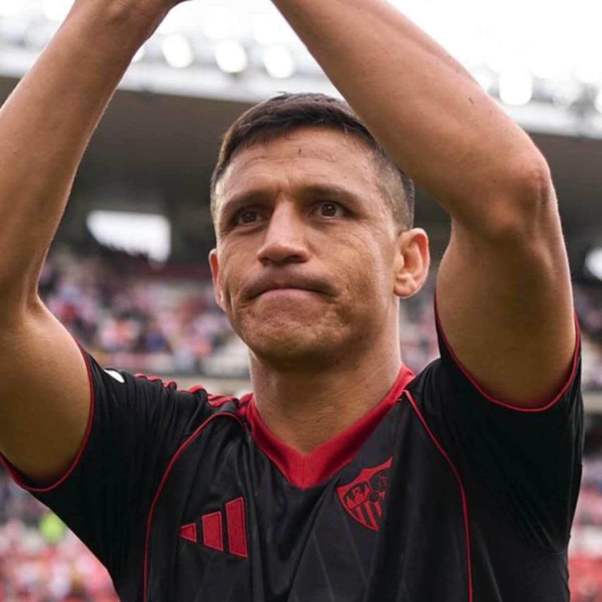 Giro en el futuro de Alexis Sánchez: se cayó su renovación en Sevilla y queda libre