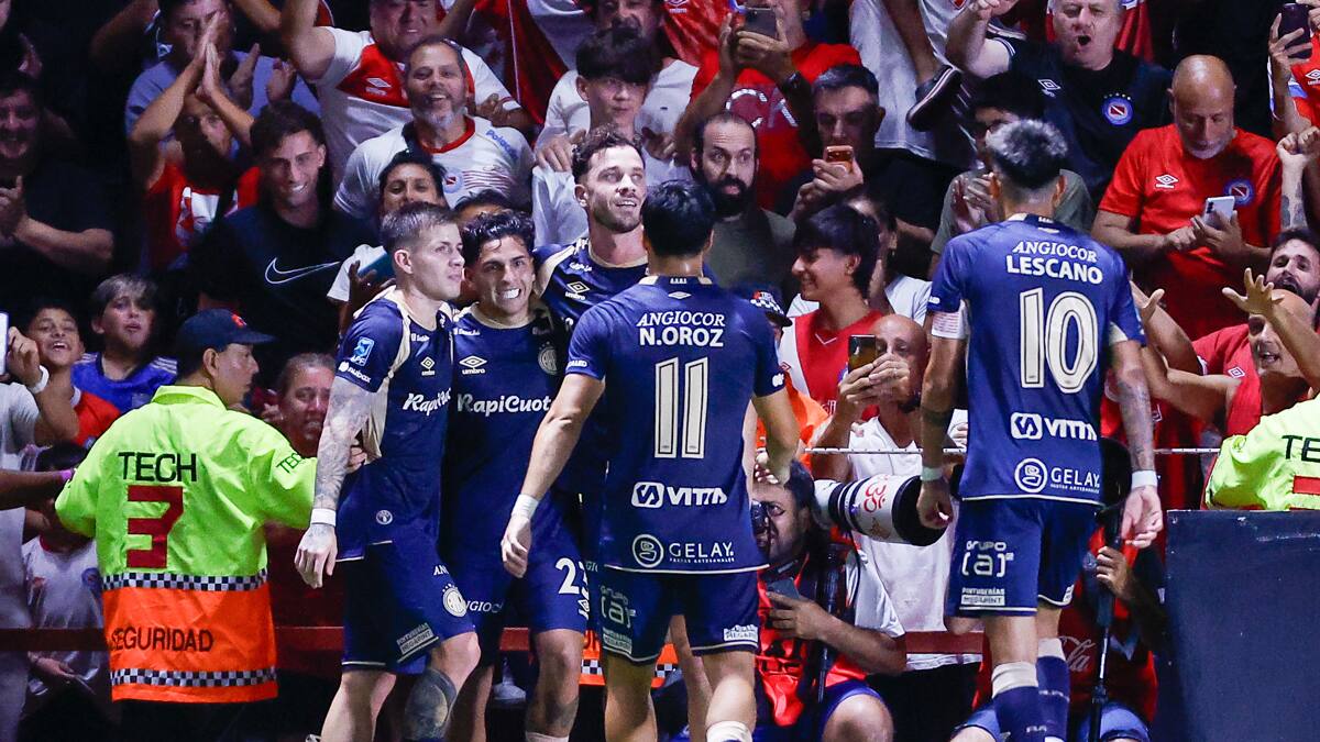 Argentinos Juniors derrotó a River Plate: Brayan Cortés fue titular y no estuvieron Paulo Díaz ni Iván Morales