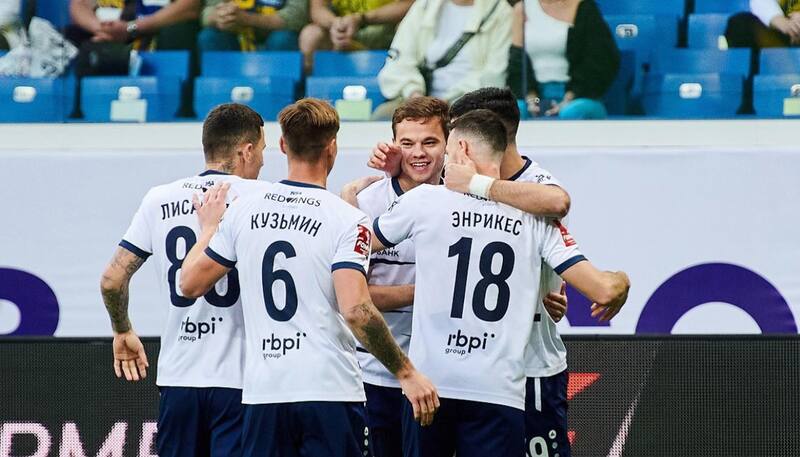 Ángelo Henríquez no pudo evitar el descenso del Baltika en Rusia.