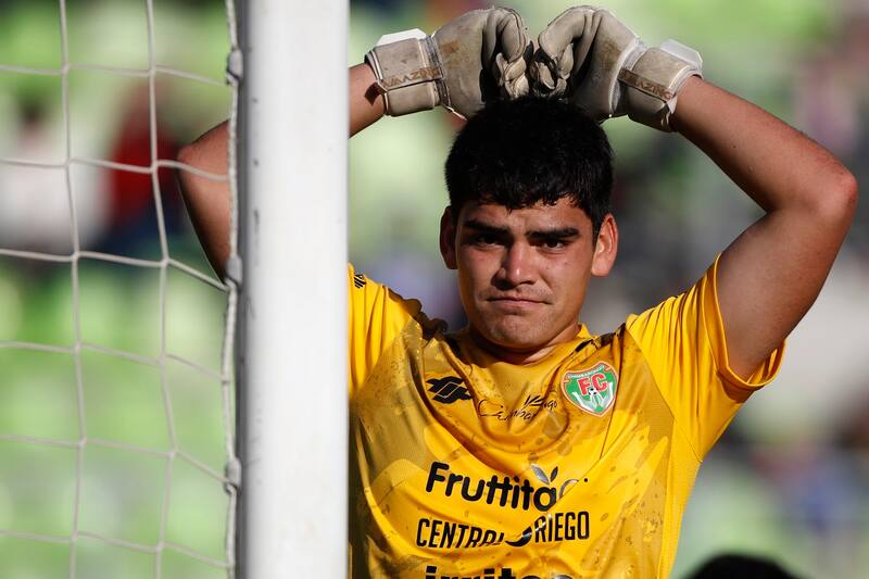 El arquero Tomás López evitó que la goleada fuera peor.