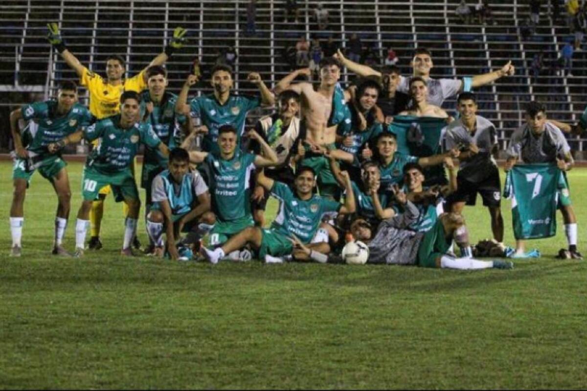 Chimbarongo FC va por el batacazo. Crédito: @chimbarongofc.