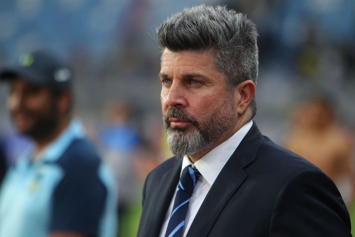 El empresario en Rancagua viendo a O'Higgins. Foto: Agencia Aton.