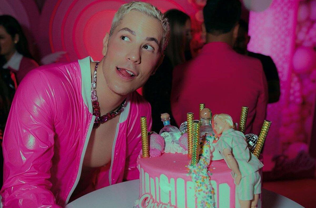 Christian Chávez celebra su cumpleaños al estilo Barbie