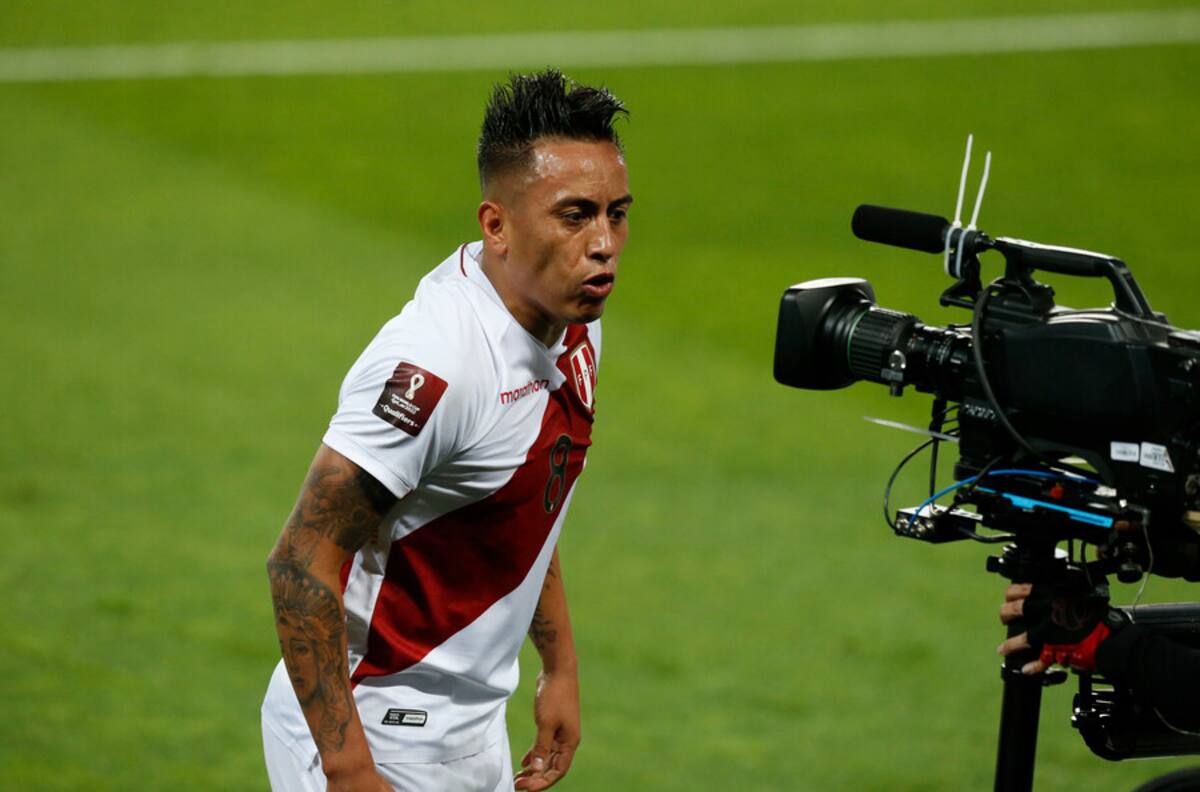 Repudio total: esposa de Christian Cueva reveló videos del ex Unión Española agrediéndola