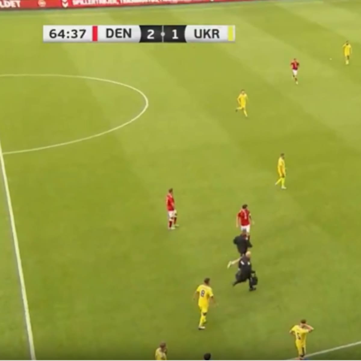 VIDEO | Se repite la pesadilla de Christian Eriksen: otra vez se desplomó en un partido de su selección