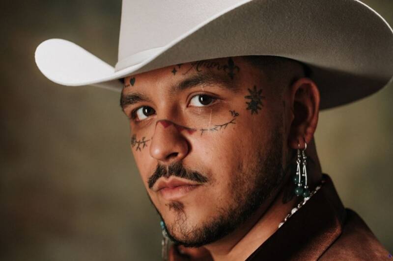 Luego de un show con Christian Nodal se armaron los empujones con la prensa