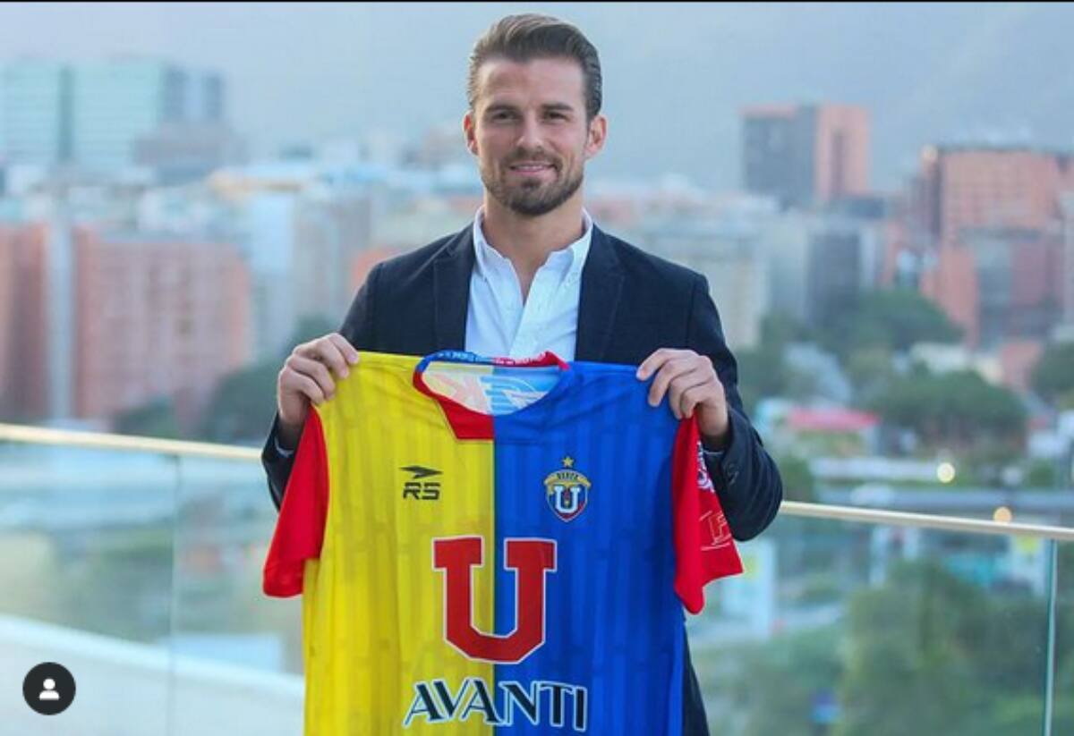 Santos en su presentación en la UCV de Venezuela.