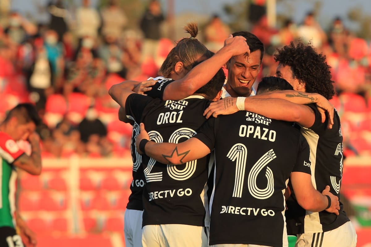 celebrando su único gol con la camiseta de Colo Colo.
