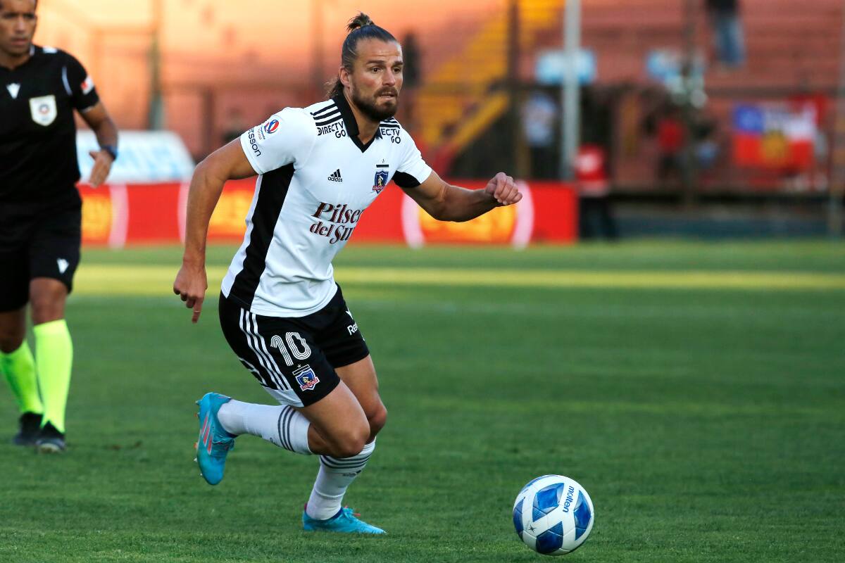 El delantero venezolano portó la camiseta número 10 de Colo Colo entre 2021 y 2022.