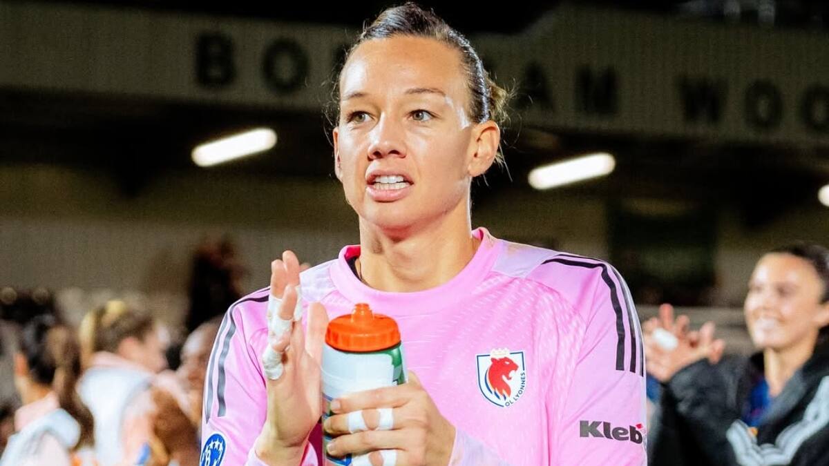Llegará prendida a La Roja: Tiane Endler fue figura en triunfo de OL sobre las campeonas de Champions League