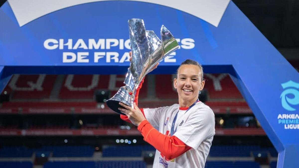 Colosal: Tiane Endler está entre las 5 mejores arqueras en la historia del fútbol mundial