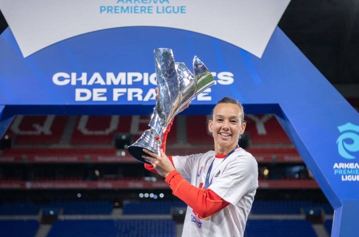 Colosal: Tiane Endler está entre las 5 mejores arqueras en la historia del fútbol mundial