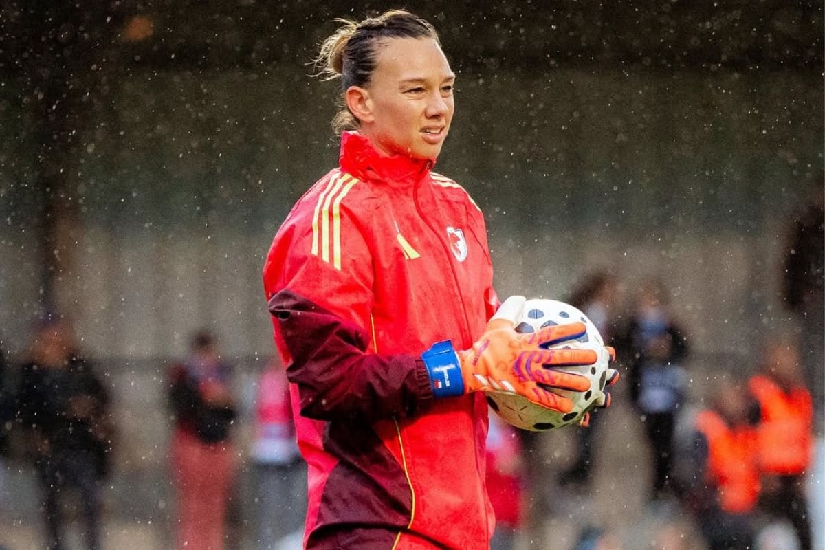 La mejor futbolista chilena de todos los tiempos está de vuelta en la Selección. Foto: @tianeendler en Instagram.